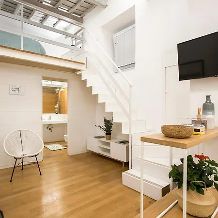 Holidays Teatro Pace